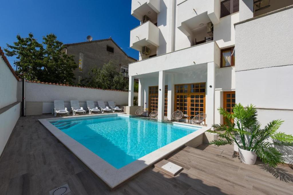 Apartments And Rooms Diana ซาดาร์ ภายนอก รูปภาพ